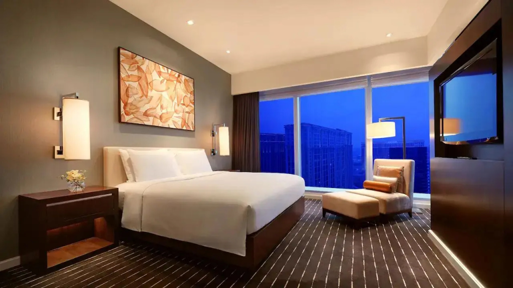 Grand Executive Double Suite (full double bed)