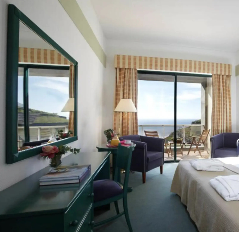 Standard Double room with sea view (twin beds)