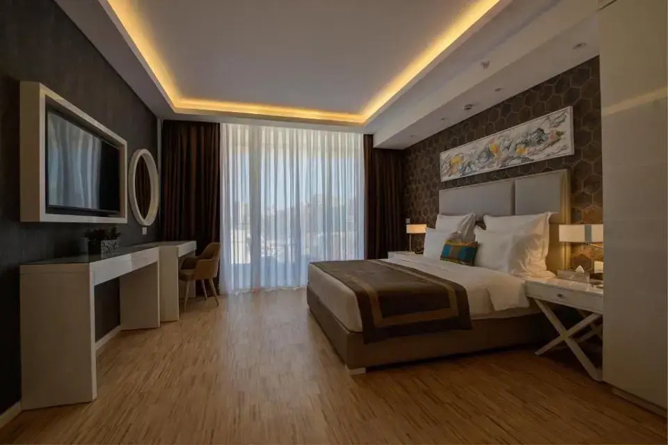 Ambassador Double Suite (full double bed)