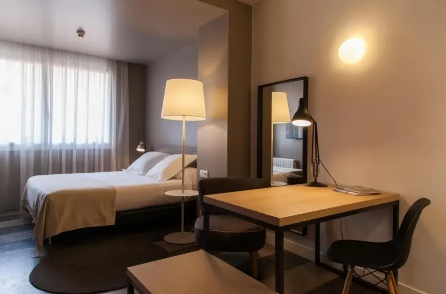 Double room (full double bed)