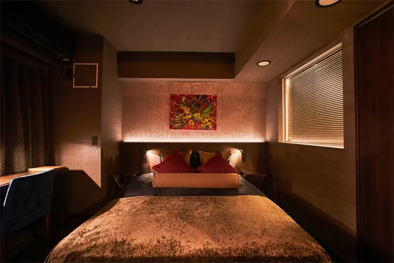 Luxury Designer's Double room (full double bed)