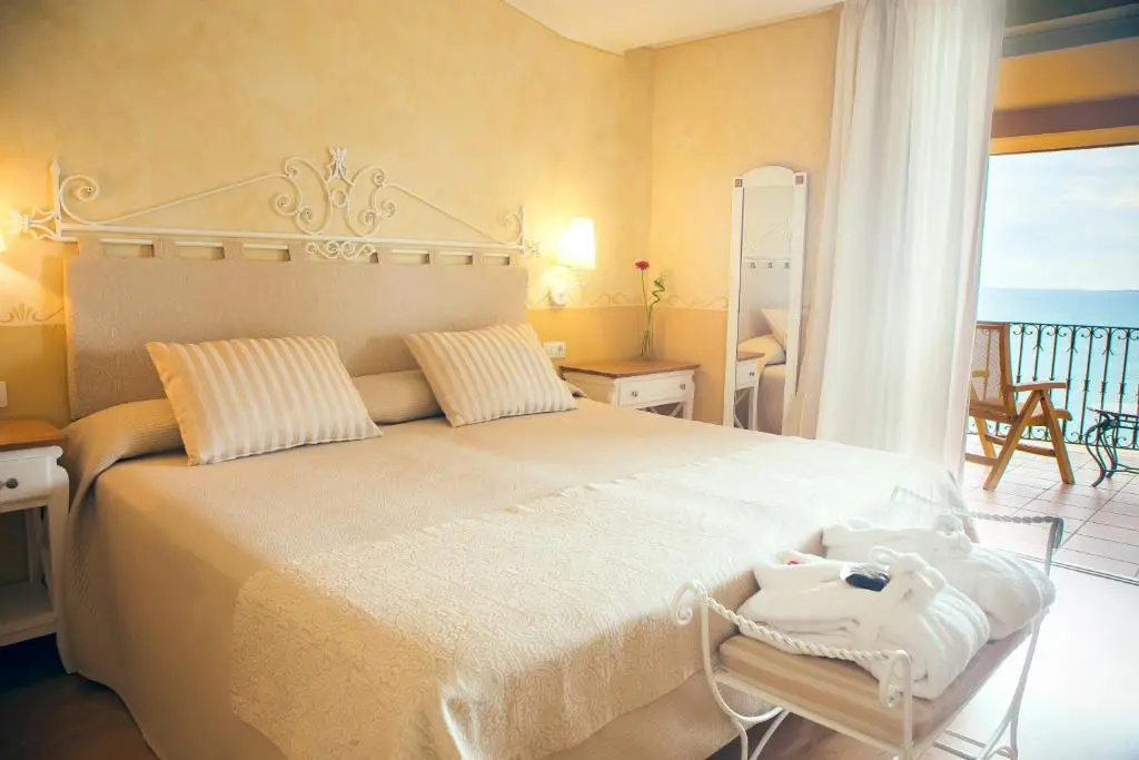 Superior Lounge Double room (full double bed)