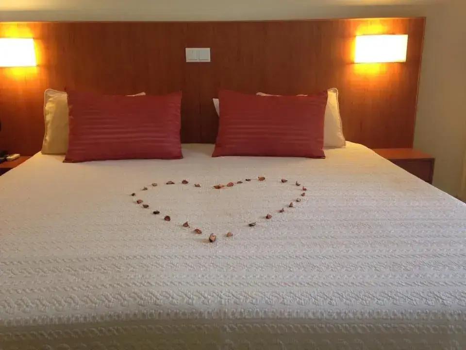 Romantic Double room (full double bed)