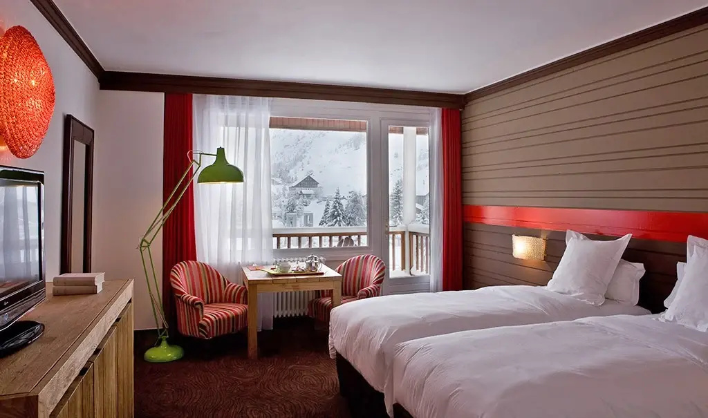 Large Double room (twin beds)