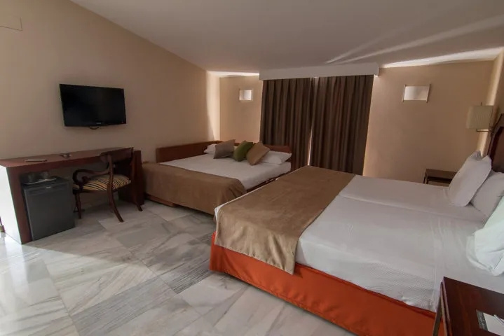 Hotel San Gil Sevilla - Chambres