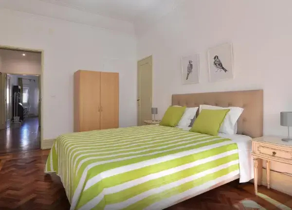 Large Double room (full double bed)
