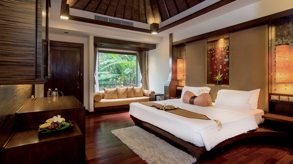 Двухместный номер с видом на джунгли двуспальная кровать в Marina Phuket Resort