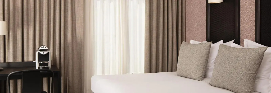 Standard Double room with courtyard view (full double bed)