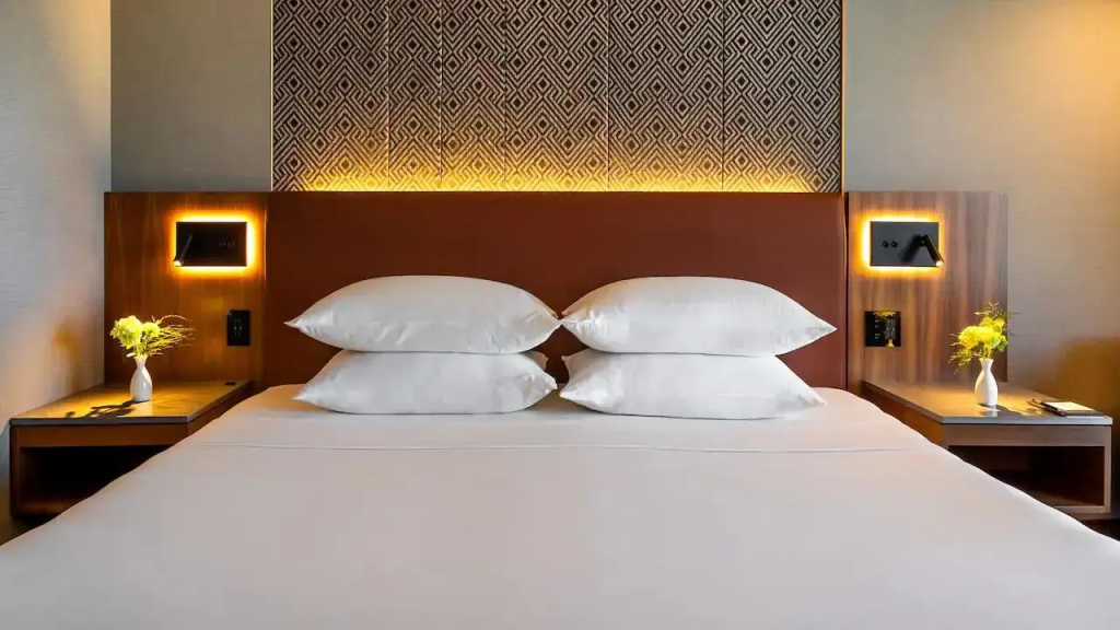 High Floor Double Club room (full double bed)