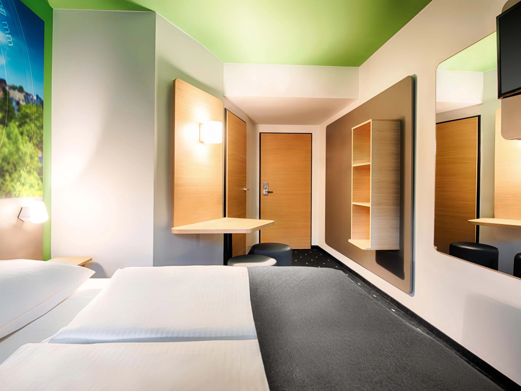 Standard Double room (full double bed)