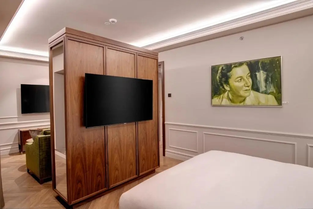 Double Junior Suite (full double bed)