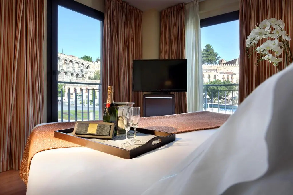 Eurostars Plaza Acueducto - Chambres