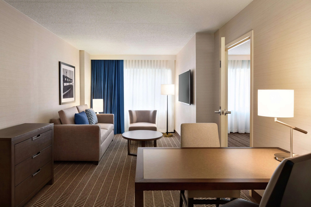 Embassy Suites Boston Logan Airport - Chambres
