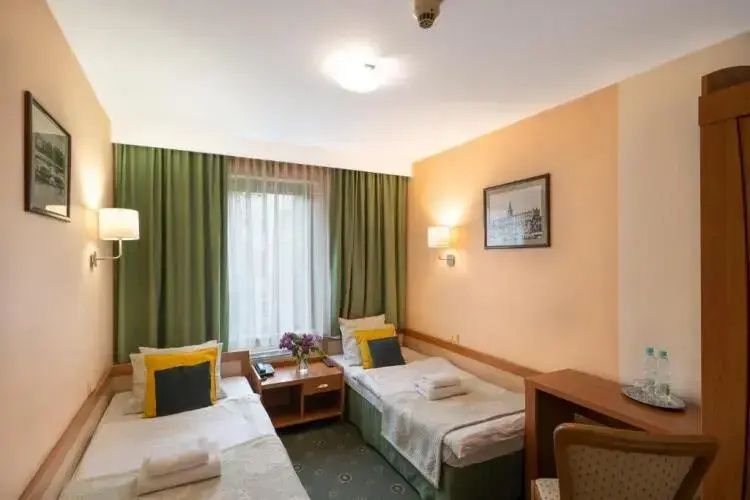 Double room (twin beds)