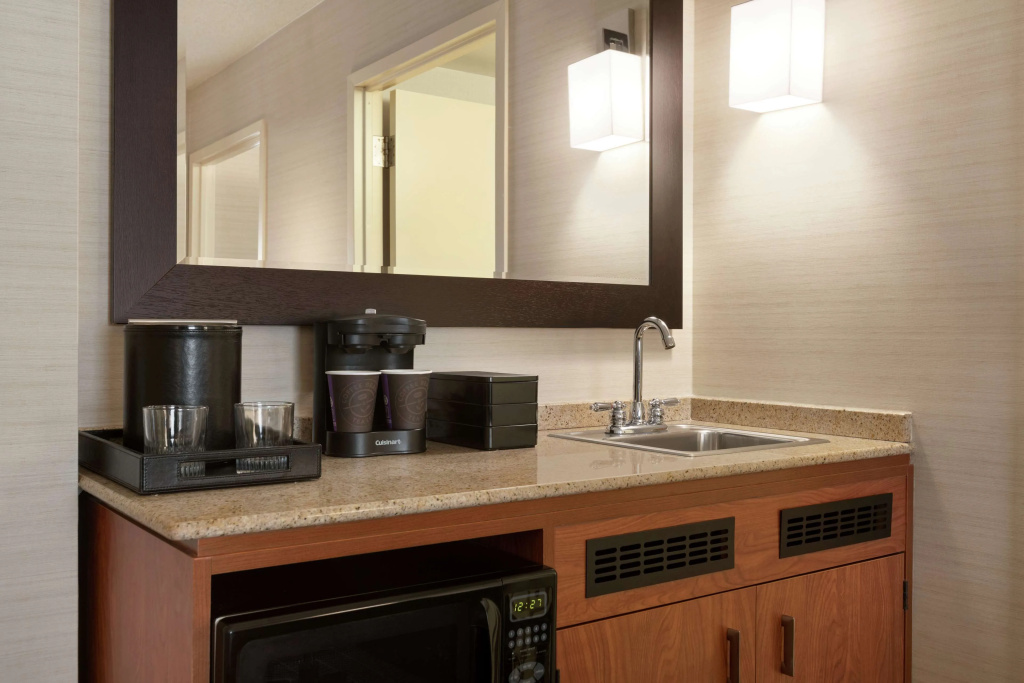 Embassy Suites Boston Logan Airport - Chambres