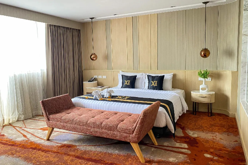Eleven Bangkok Sukhumvit 11 by Kingston Hotels - Tap to explore photos
