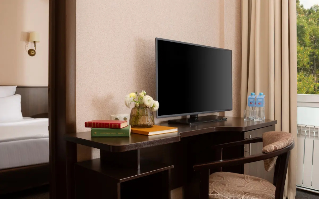 Четырёхместный семейный номер Comfort с 2 комнатами в Знание