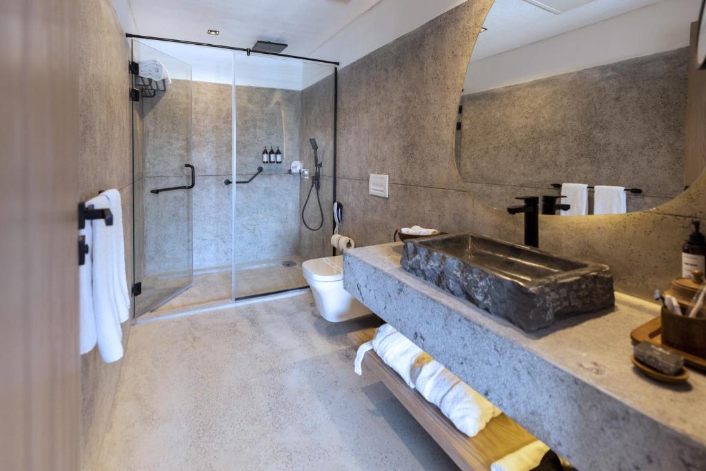Четырёхместный люкс Jacuzzi Executive в SUNRISE Tucana Resort