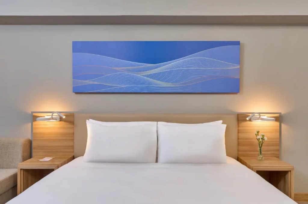 Mercure Phuket Patong Journeyhub Room Type - Classic Double room (full double bed)