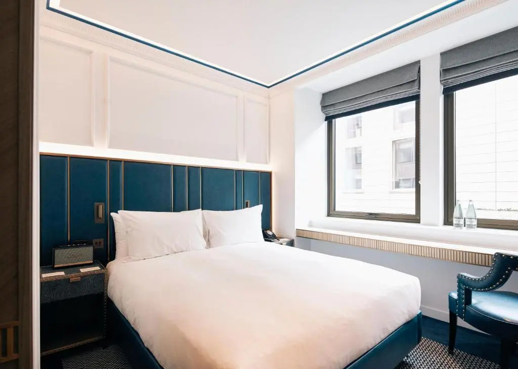 Double room (full double bed)