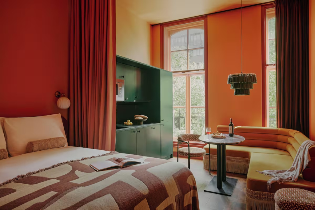 Locke Double room (full double bed)
