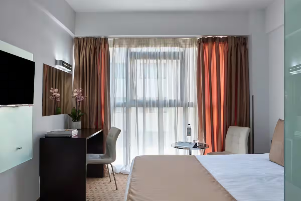 Standard Double room (full double bed and sofa) (king size bed)