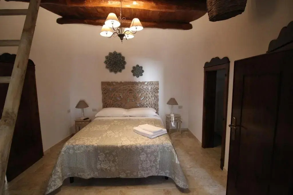 Small Double Trullo (full double bed)