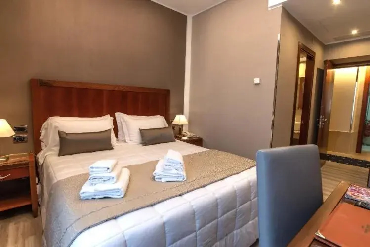 Classic Double room (full double bed)