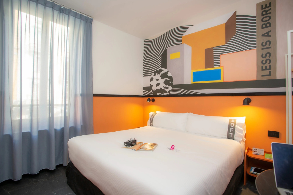 Double room (full double bed)