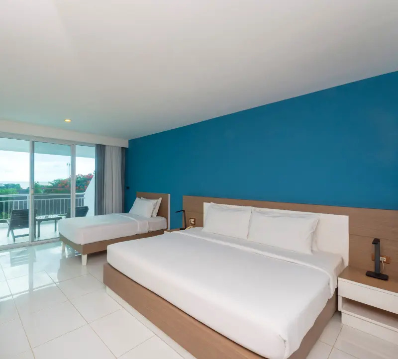 Трёхместный номер Family с видом на бассейн в Pinnacle Grand Jomtien Resort and Beach Club
