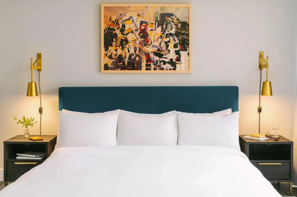 Plus Double King Suite (full double bed)