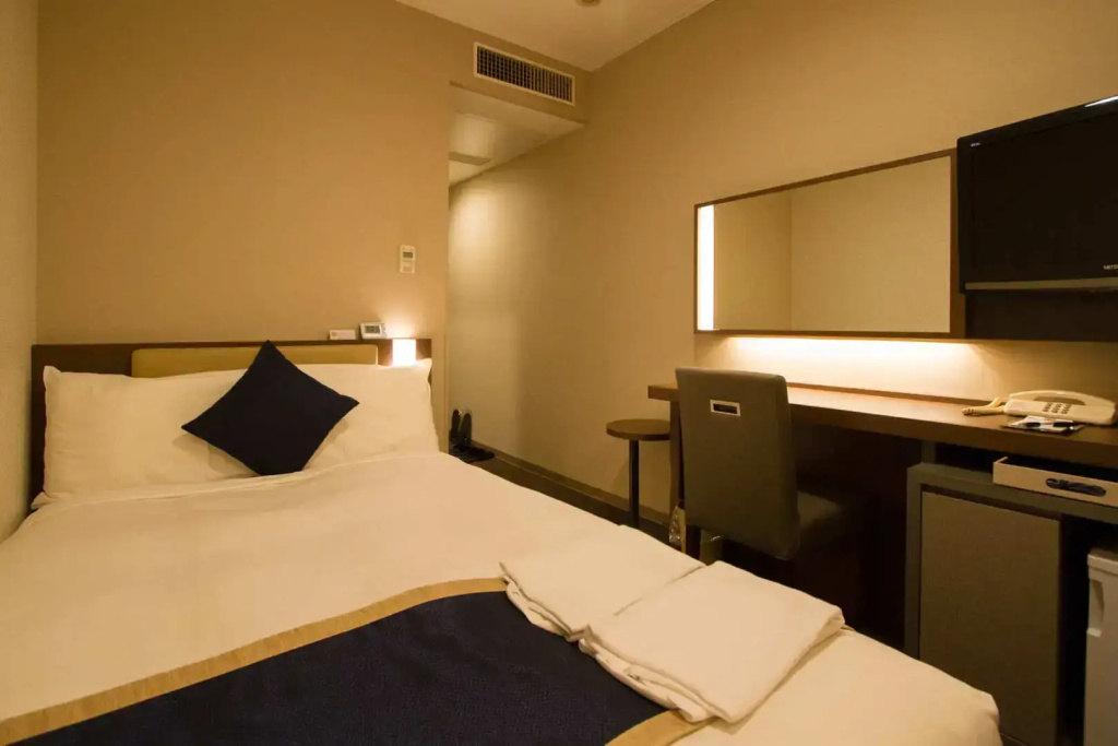 Semi-Double Single room
