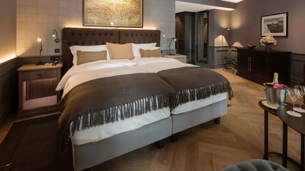 Double Junior Suite (full double bed)