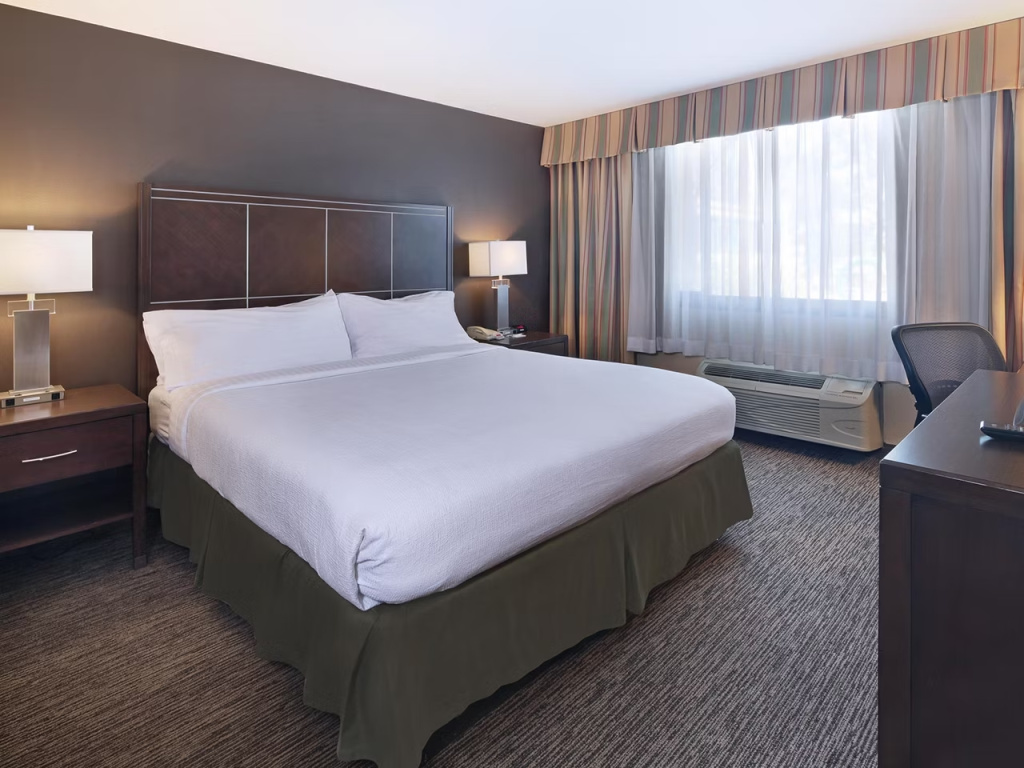 Holiday Inn Hotel & Suites Anaheim by IHG - Chambres