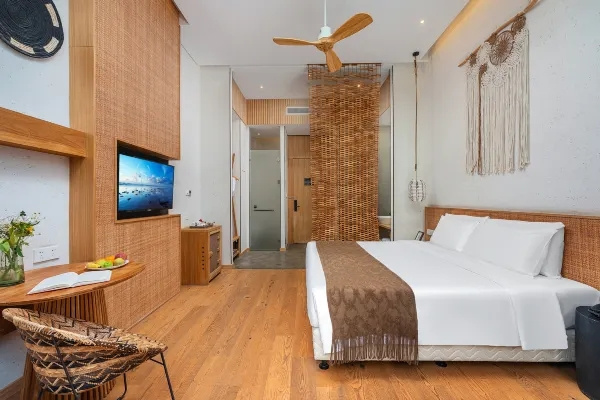 Courtyard Double room (full double bed)