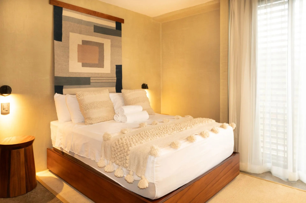 1 Bedroom Kawe Double Suite (full double bed)