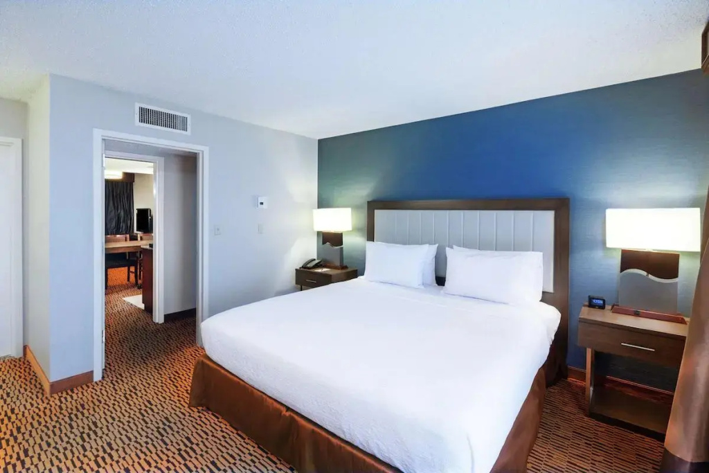 Embassy Suites by Hilton Dallas Market Center - Chambres