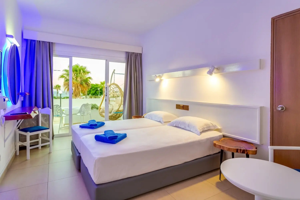 Adelais Bay Hotel - Chambres