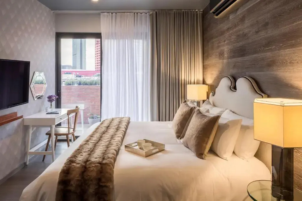 1 Bedroom Double Apartment (full double bed)