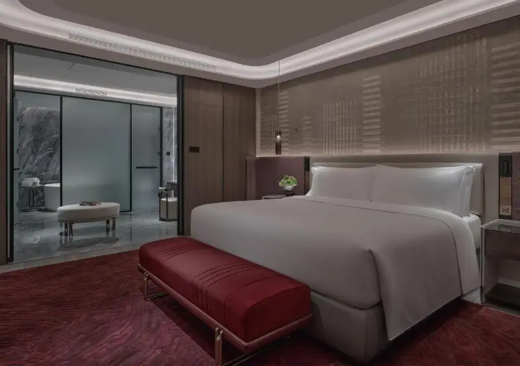 Ambassador Double Suite (full double bed)