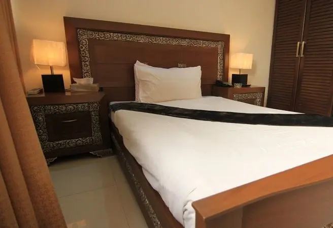 British Hotel - Général