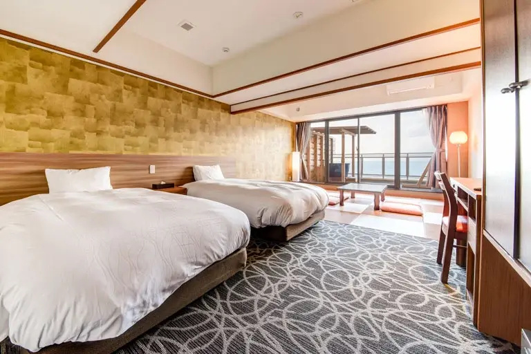 Japanese-Western Double room with ocean view (twin beds)