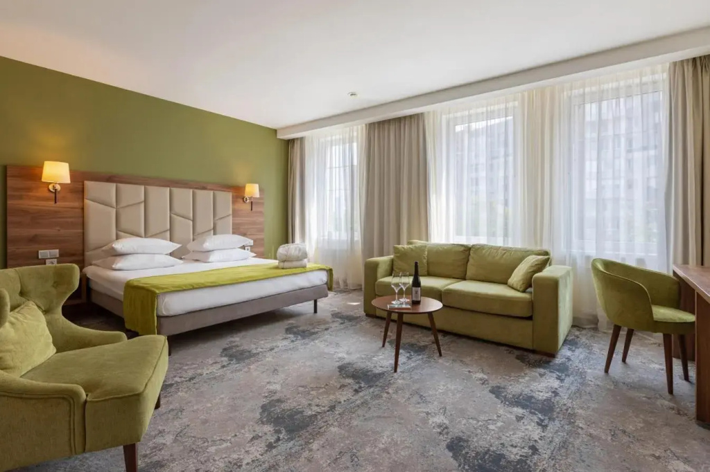 Superior Double room with river view (full double bed)