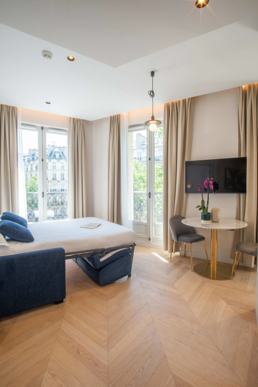 2 Bedrooms 2 Living Rooms Apartment
