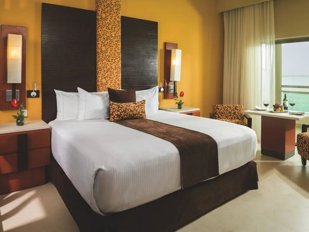 Swim Up Double Suite oceanfront (full double bed)