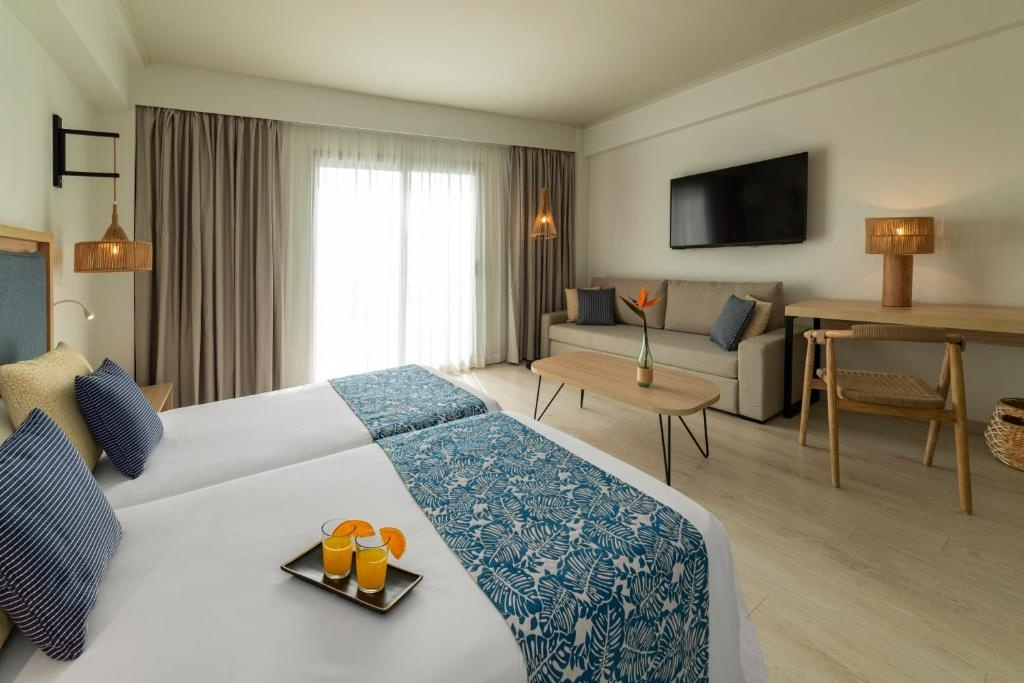 Deluxe Double room (twin beds)