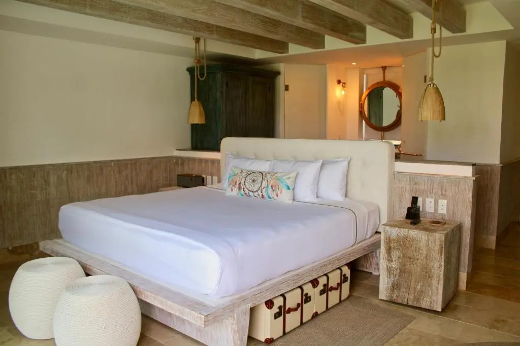 The Island Swim Up Quadruple Suite