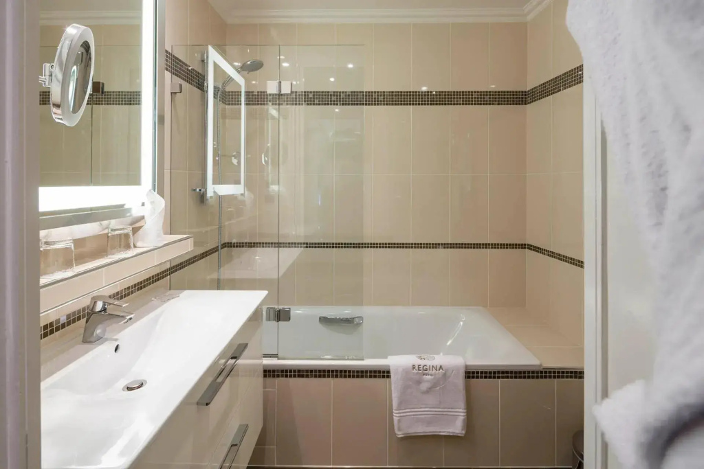 Hotel Regina Louvre 52