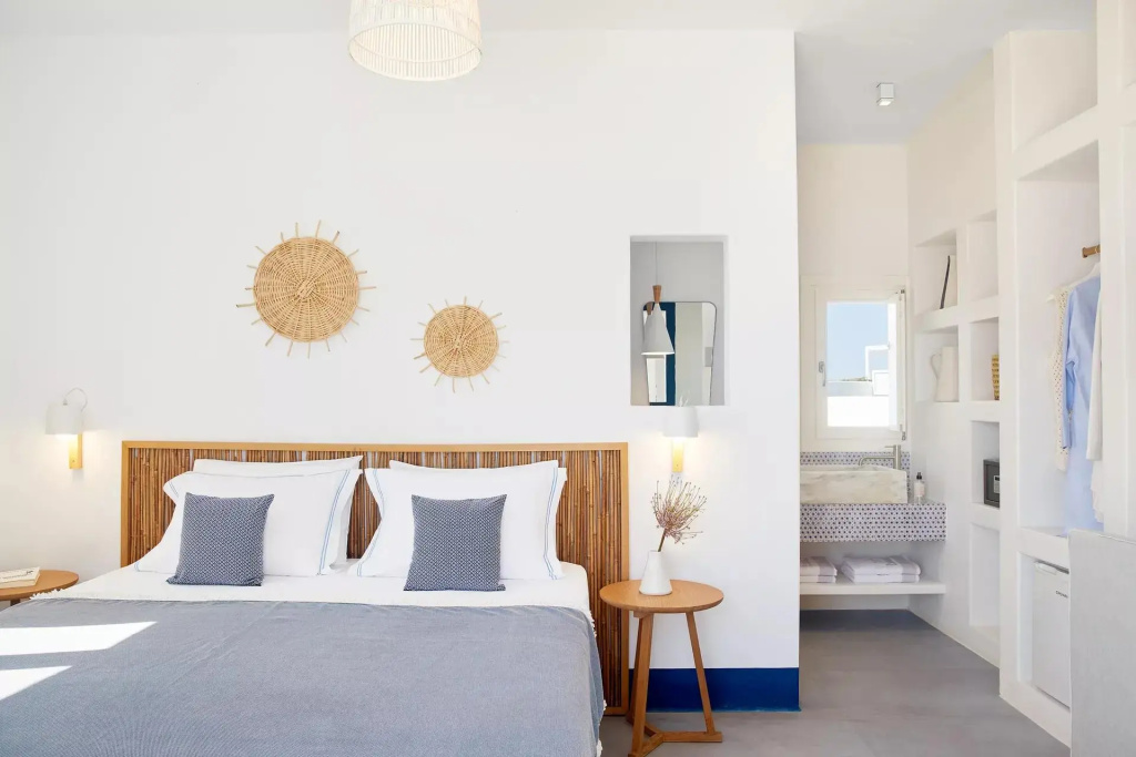 Double Honeymoon Suite with Outdoor Plunge Pool with sea view (full double bed)