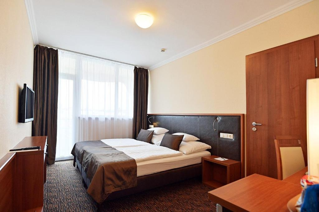 Connecting room
